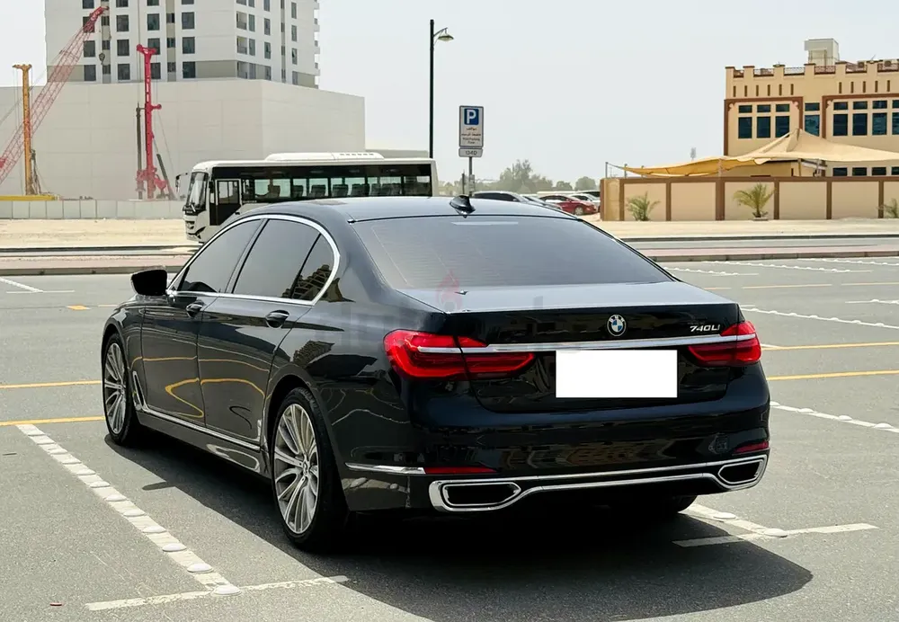 BMW 740li Executive | GCC Specs | Low Mileage - Image 6