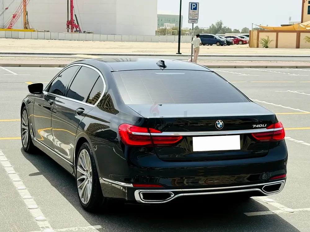 BMW 740li Executive | GCC Specs | Low Mileage - Image 7