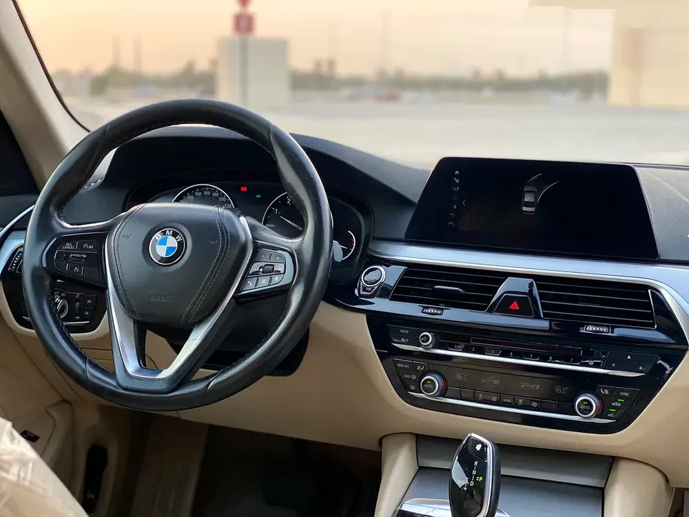 AED 950 Per Month | 2020 BMW 520i | GCC Specs | V4 2.0L engine Twin Turbo - Image 8