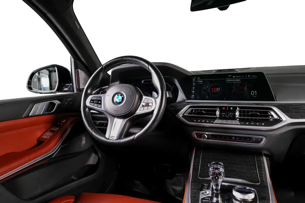 BMW X7 X-Drive 40i M Sport-GCC-BMW Warranty Until 27/11/2026-7 Seats - Image 16