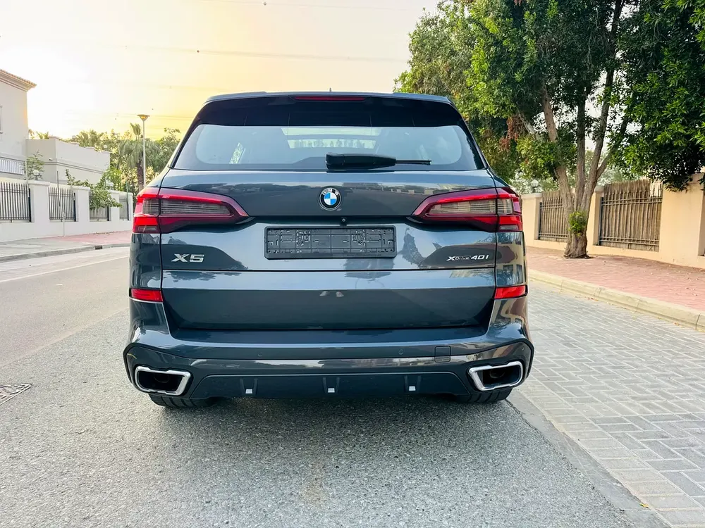 2022 BMW X5 xDrive40i M Sport | GCC | Warranty till 2027 |  Full Agency Service | Original Paint - Image 4