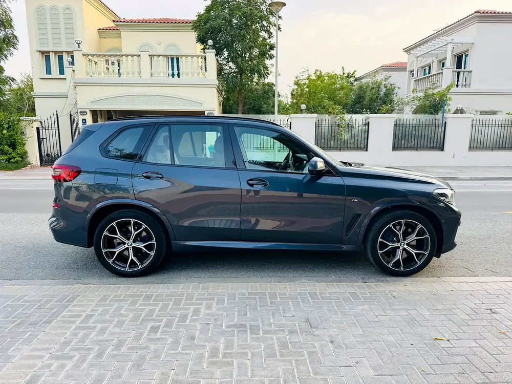 2022 BMW X5 xDrive40i M Sport | GCC | Warranty till 2027 |  Full Agency Service | Original Paint - Image 5