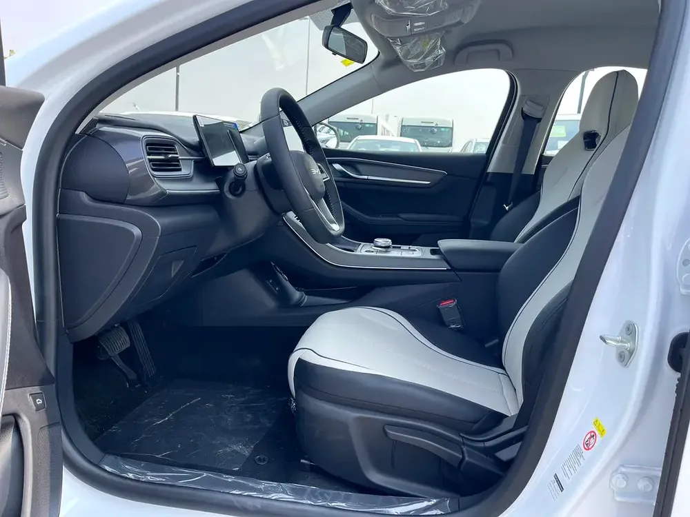 2025 BYD DESTROYER 05 1.5L PLUG IN HYBRID - Image 9