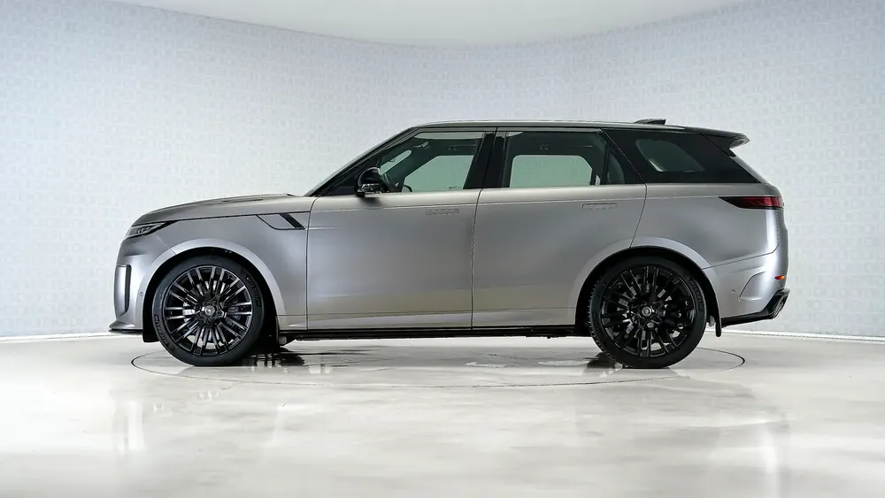 Range Rover Sport P635 SV | AED 11,592 PM | Warranty July 2029 | GCC - Image 10