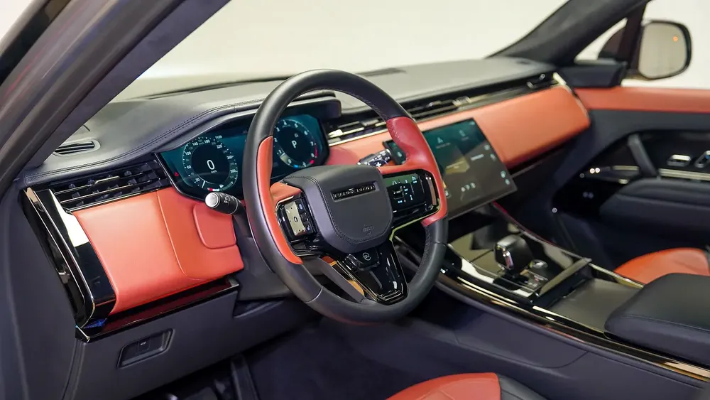 Range Rover Sport P635 SV | AED 11,592 PM | Warranty July 2029 | GCC - Image 4