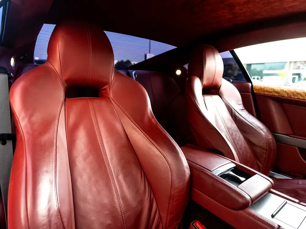 ASTON MARTIN DB9 V12 | GCC | LUXURY EDITION - Image 11