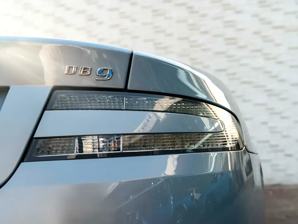 ASTON MARTIN DB9 V12 | GCC | LUXURY EDITION - Image 7