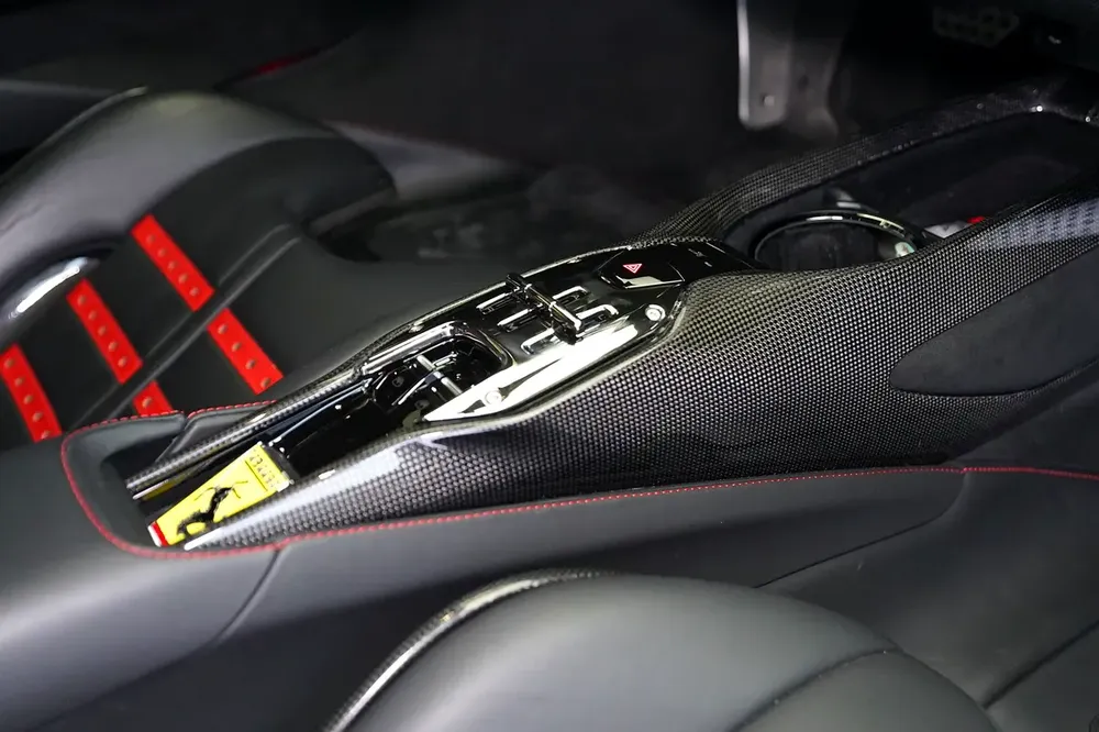 SF90 STRADALE | CARBON INTERIOR | CARBON EXTERIOR | WHEEL CARBON | JBL AUDIO | SERVICE TILL 2028 - Image 13