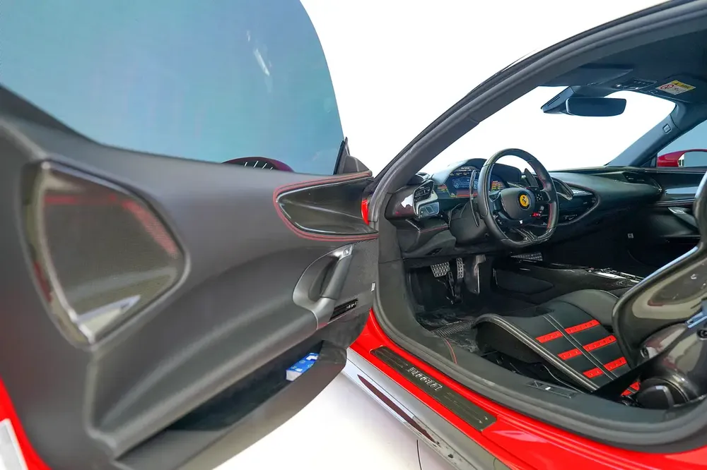 SF90 STRADALE | CARBON INTERIOR | CARBON EXTERIOR | WHEEL CARBON | JBL AUDIO | SERVICE TILL 2028 - Image 6