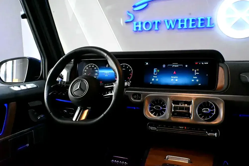 2025 Mercedes-Benz G 550 Low mileage, With warranty - Image 12
