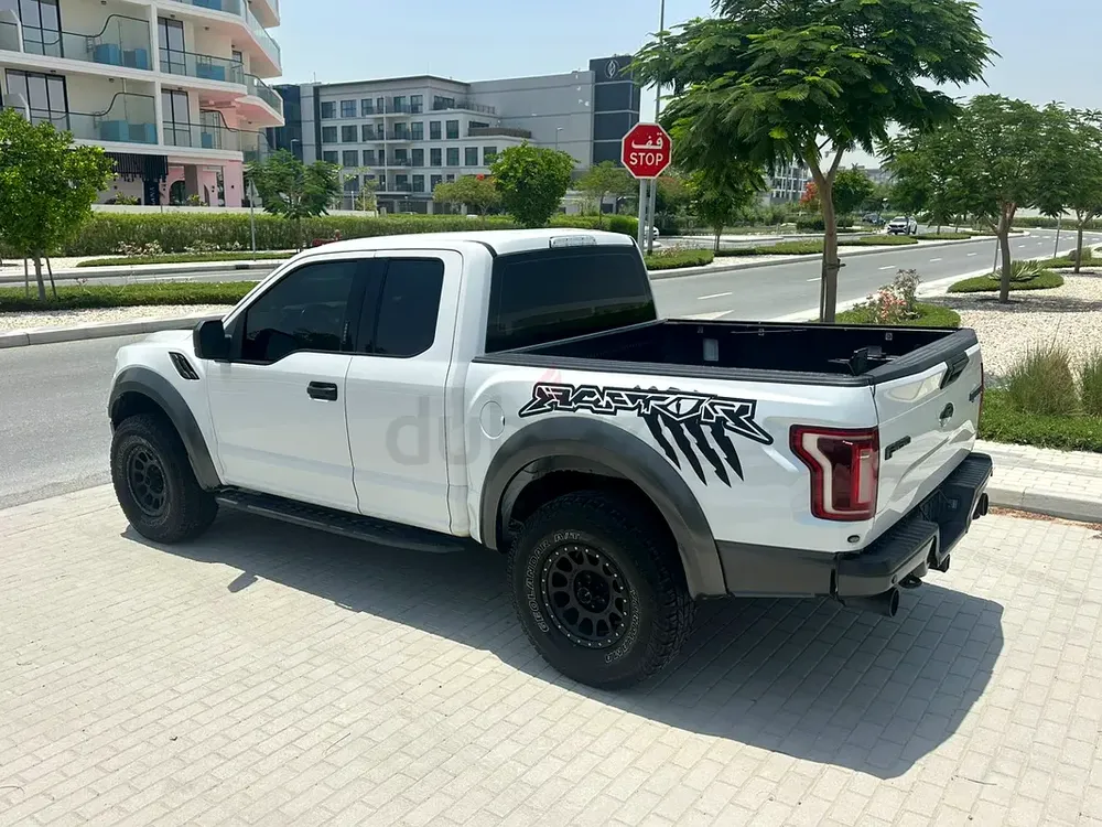 2017 Ford F-150 Raptor GCC Specification Service History No Accidents No Paint Original Keys x 2 - Image 5