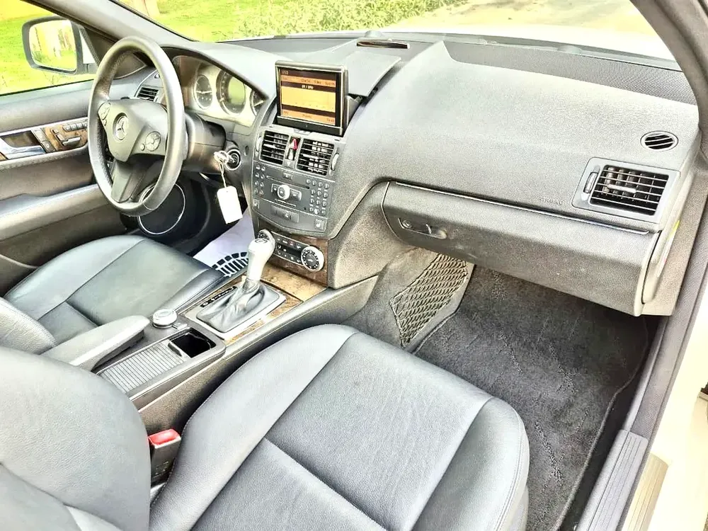 2008 - BENZ C250 - JAPANESE SPECS - ONLY 85,000 KM - Image 11