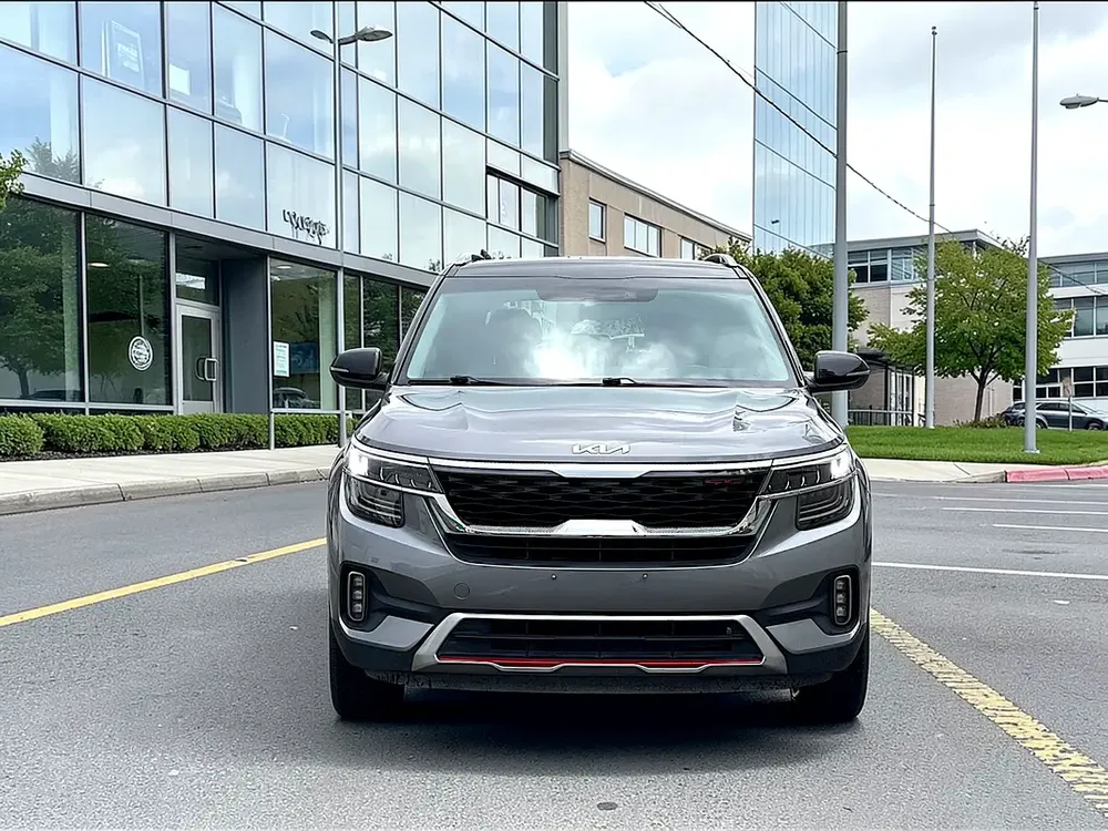 AED 976 P.m | Kia Seltos GT Line 2022 GCC Specs - Excellent Condition | Under warranty - Image 10
