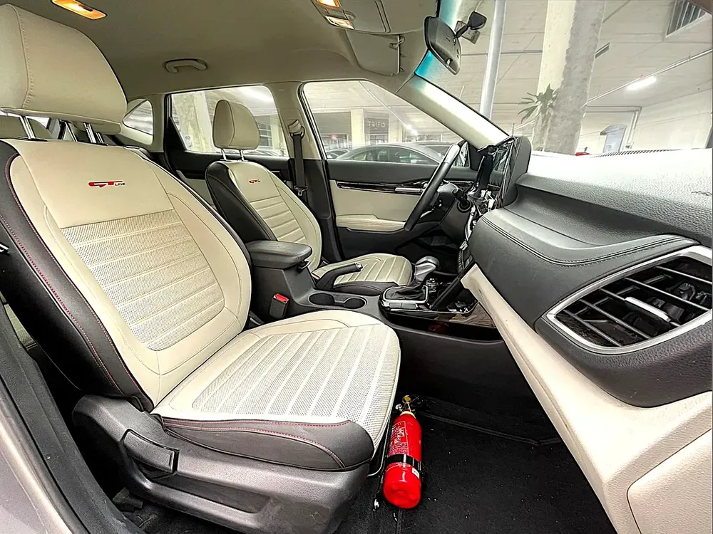 AED 976 P.m | Kia Seltos GT Line 2022 GCC Specs - Excellent Condition | Under warranty - Image 17