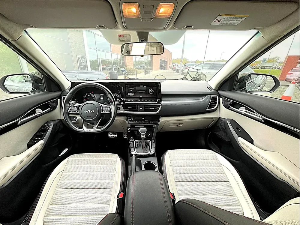 AED 976 P.m | Kia Seltos GT Line 2022 GCC Specs - Excellent Condition | Under warranty - Image 18