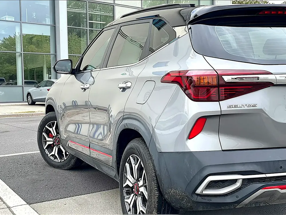 AED 976 P.m | Kia Seltos GT Line 2022 GCC Specs - Excellent Condition | Under warranty - Image 5