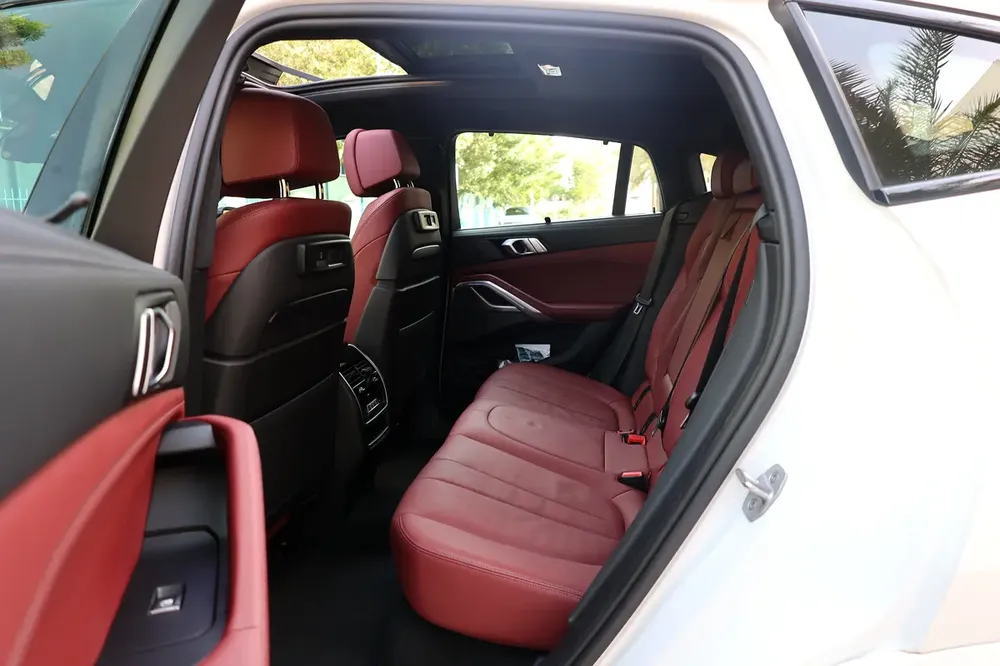 BMW X6 xDrive40i 2021 GCC Specs -FULL SERVICE HISTORY- UNDER WARRANTY & SERVICE-Pristine Conditi - Image 19