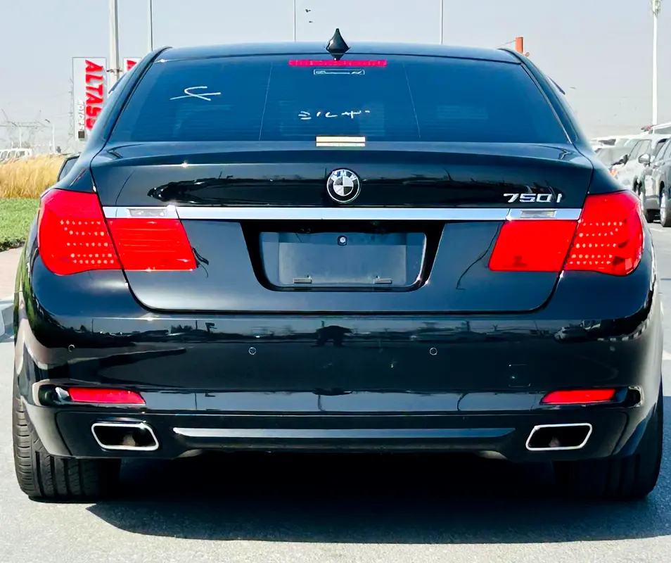 BMW 750I | 2010 | ONLY : 110417 KM | CLEAN TITLE |  JAPAN IMPORT - Image 5