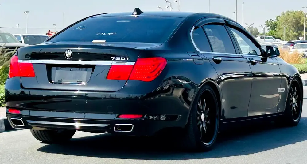 BMW 750I | 2010 | ONLY : 110417 KM | CLEAN TITLE |  JAPAN IMPORT - Image 6