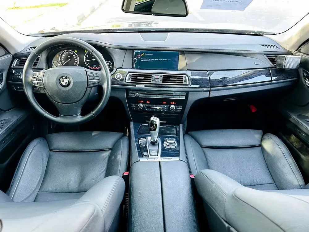 BMW 750I | 2010 | ONLY : 110417 KM | CLEAN TITLE |  JAPAN IMPORT - Image 8