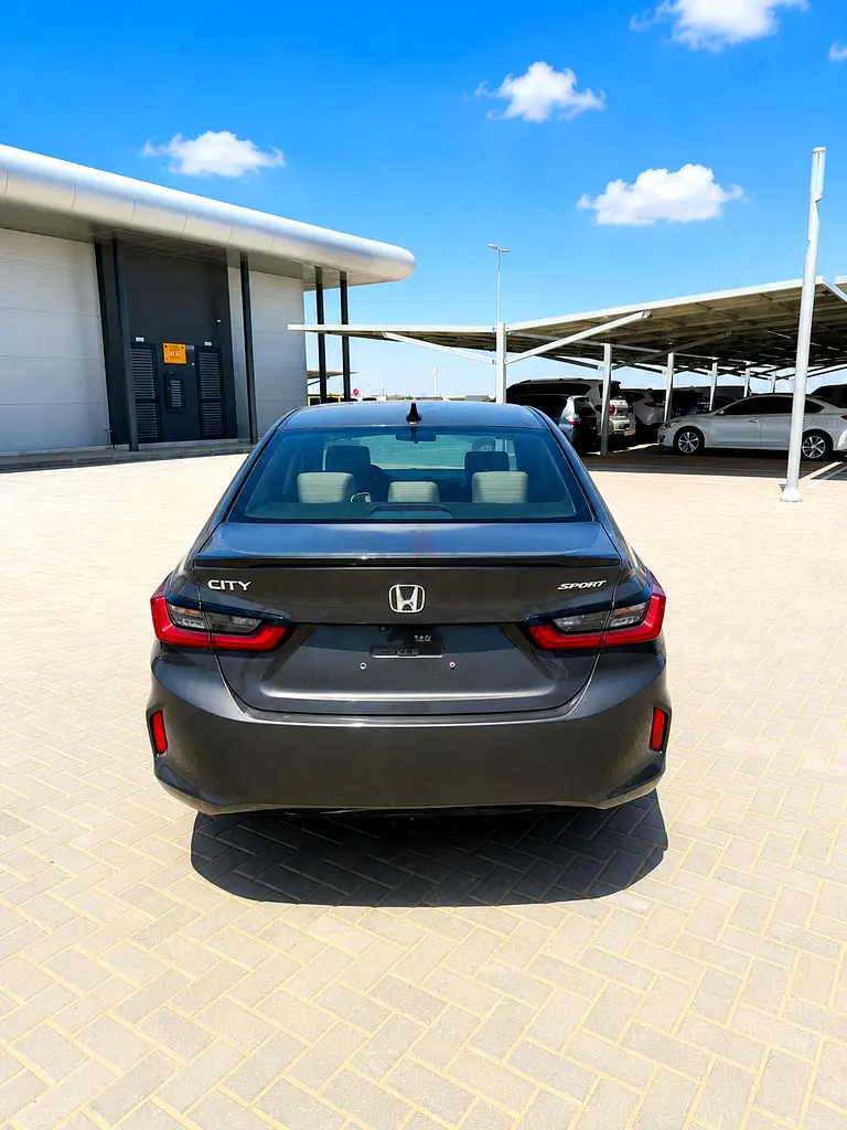 2023 HONDA CITY SPORT - GCC SPECS - 35,000KM - FULL OPTION - Image 5