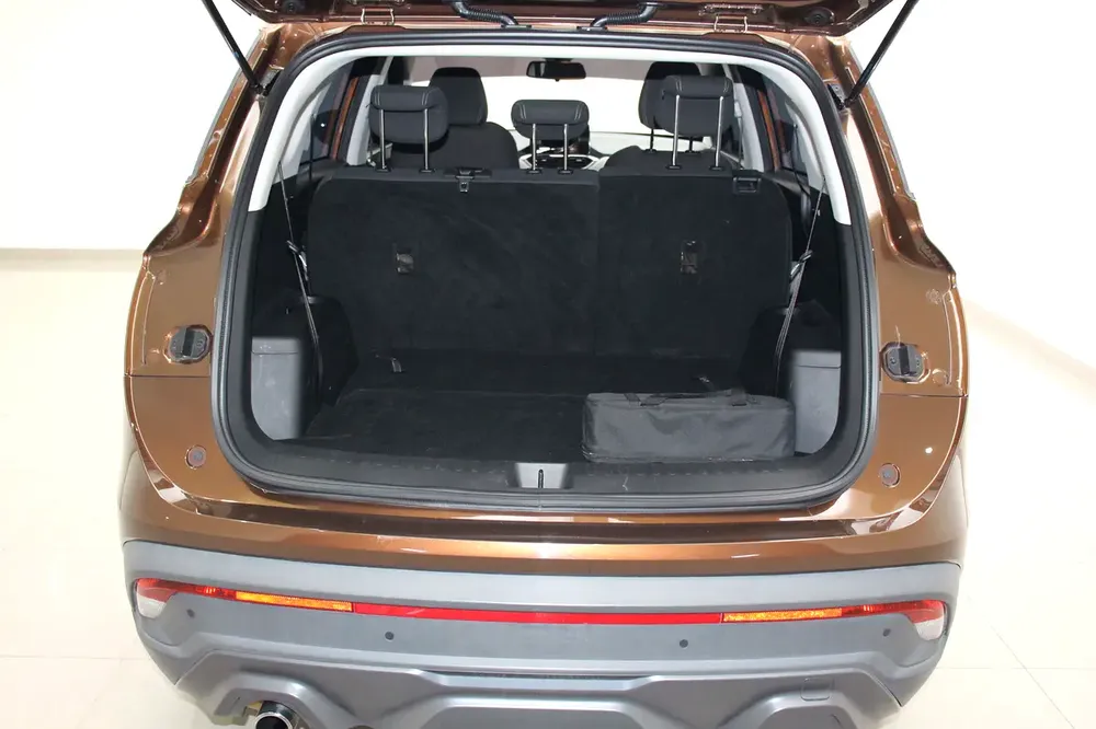 AED 900 Monthly - 0 DP - 2023 Chevrolet Captiva Premier - GCC Specs - Pre-Owned - Image 5