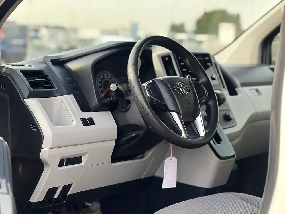 2023 Toyota Hiace GL 3.5L V6 - GCC - Passenger Full Automatic - Patrol - 13 Seater - No Accident - Image 12