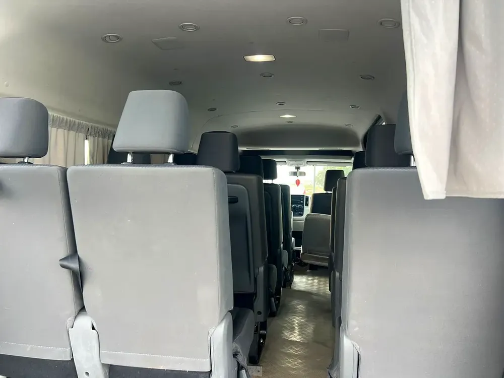 2023 Toyota Hiace GL 3.5L V6 - GCC - Passenger Full Automatic - Patrol - 13 Seater - No Accident - Image 18
