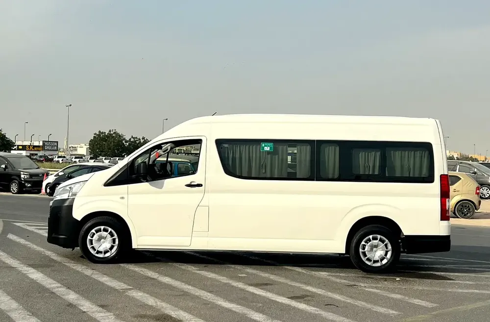 2023 Toyota Hiace GL 3.5L V6 - GCC - Passenger Full Automatic - Patrol - 13 Seater - No Accident - Image 4