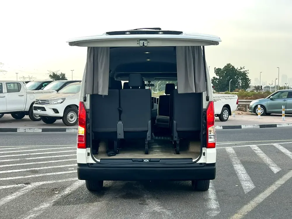 2023 Toyota Hiace GL 3.5L V6 - GCC - Passenger Full Automatic - Patrol - 13 Seater - No Accident - Image 7
