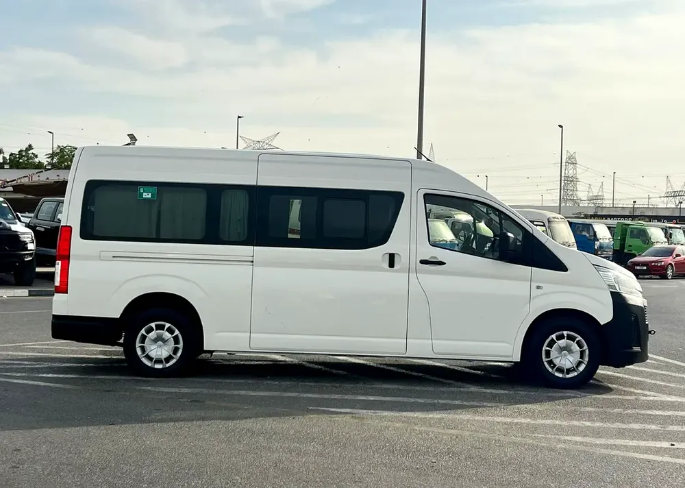 2023 Toyota Hiace GL 3.5L V6 - GCC - Passenger Full Automatic - Patrol - 13 Seater - No Accident - Image 9