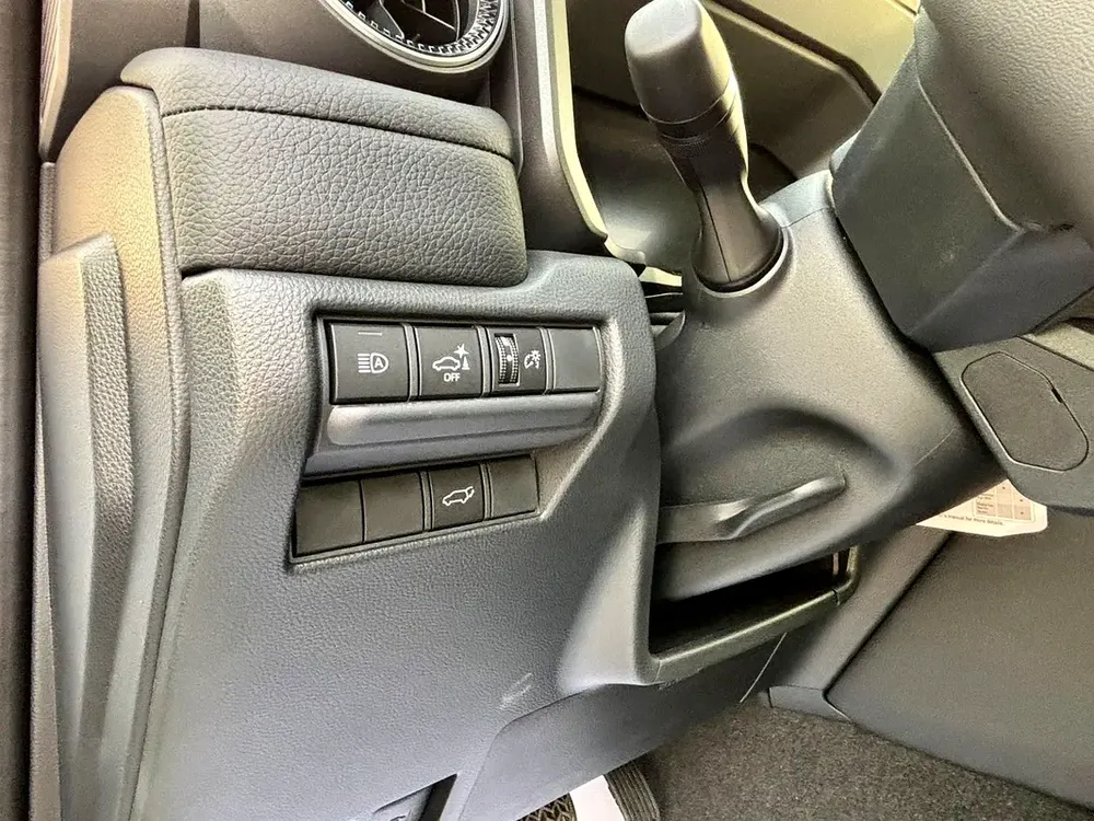 2.4 L PETROLToyota Prado ALL RUNDAR  2025 - GCC Specs - Brand New - Image 11