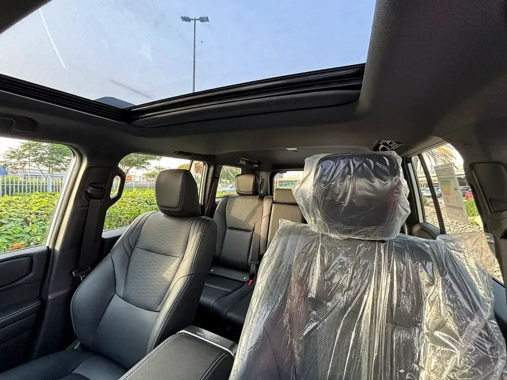 2.4 L PETROLToyota Prado ALL RUNDAR  2025 - GCC Specs - Brand New - Image 12