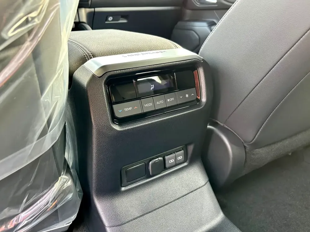 2.4 L PETROLToyota Prado ALL RUNDAR  2025 - GCC Specs - Brand New - Image 16