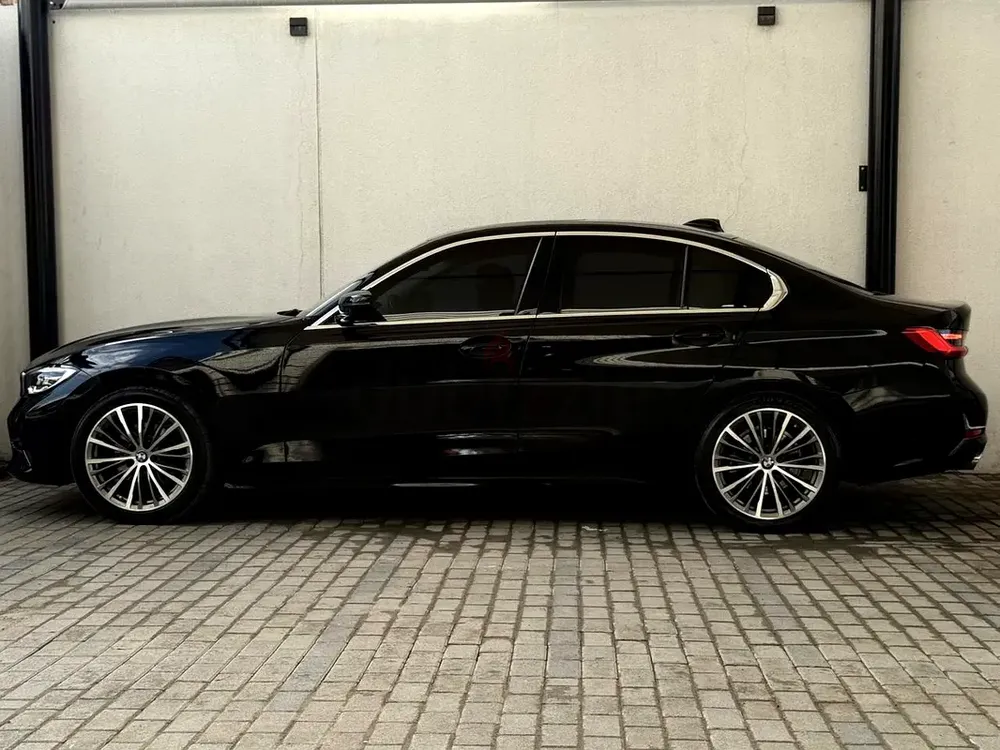 BMW 3 Series | INDIVIDUAL | Perfect condition | Maximum Option | Full Gargash Service - Image 4