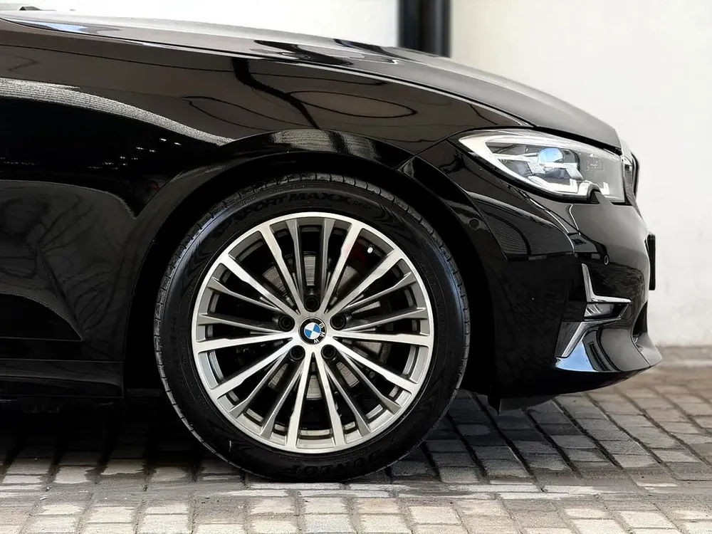 BMW 3 Series | INDIVIDUAL | Perfect condition | Maximum Option | Full Gargash Service - Image 8