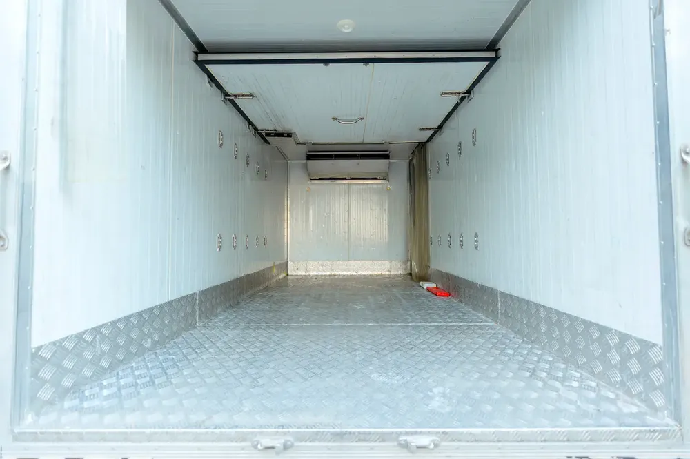 Mitsubishi Canter 0° Temperature (Dairy Products) | Diesel | GCC Specs | Ref#M41644 - Image 8