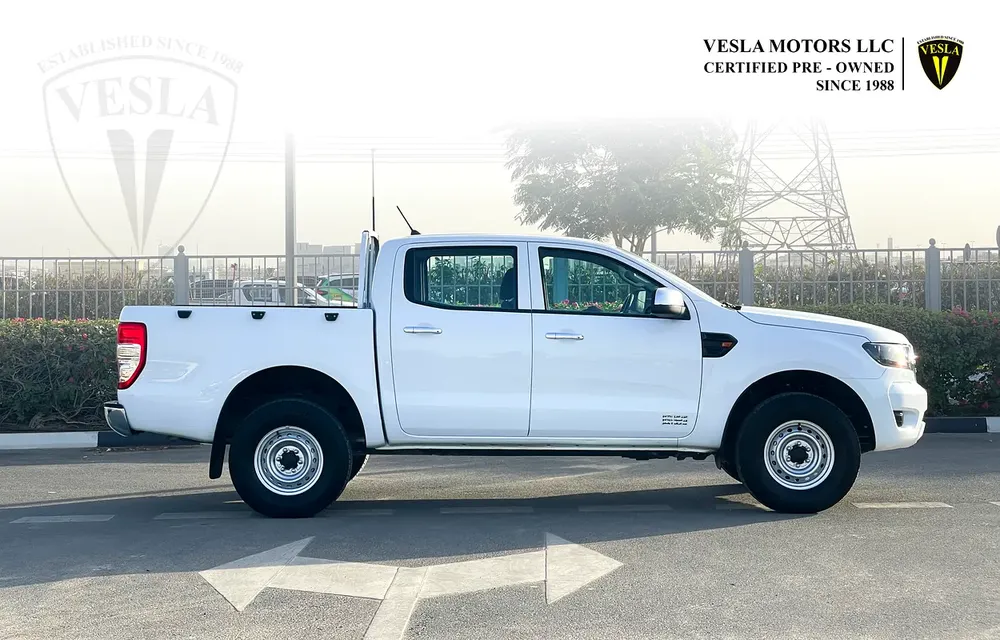 DEALER WARRANTY + FREE SERVICE / 4WD + PETROL + MANUA GEAR + BLUETOOTH + USB + POWER LOCKS - Image 5