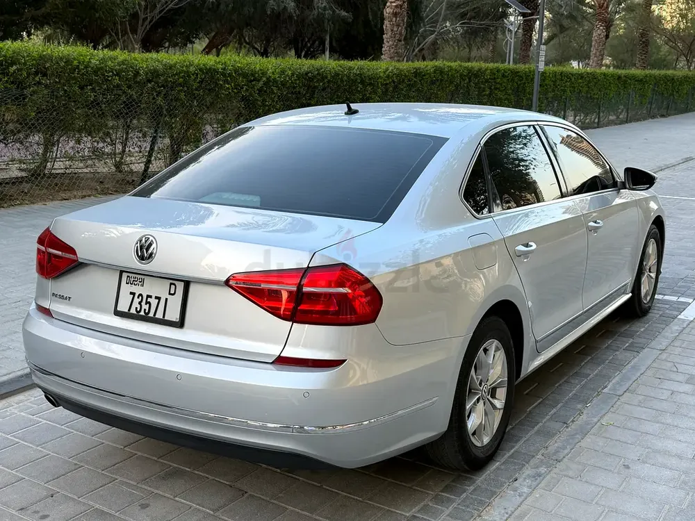 Volkswagen Passat 2016 SE - GCC Specs - Reliable Family Sedan - Image 5