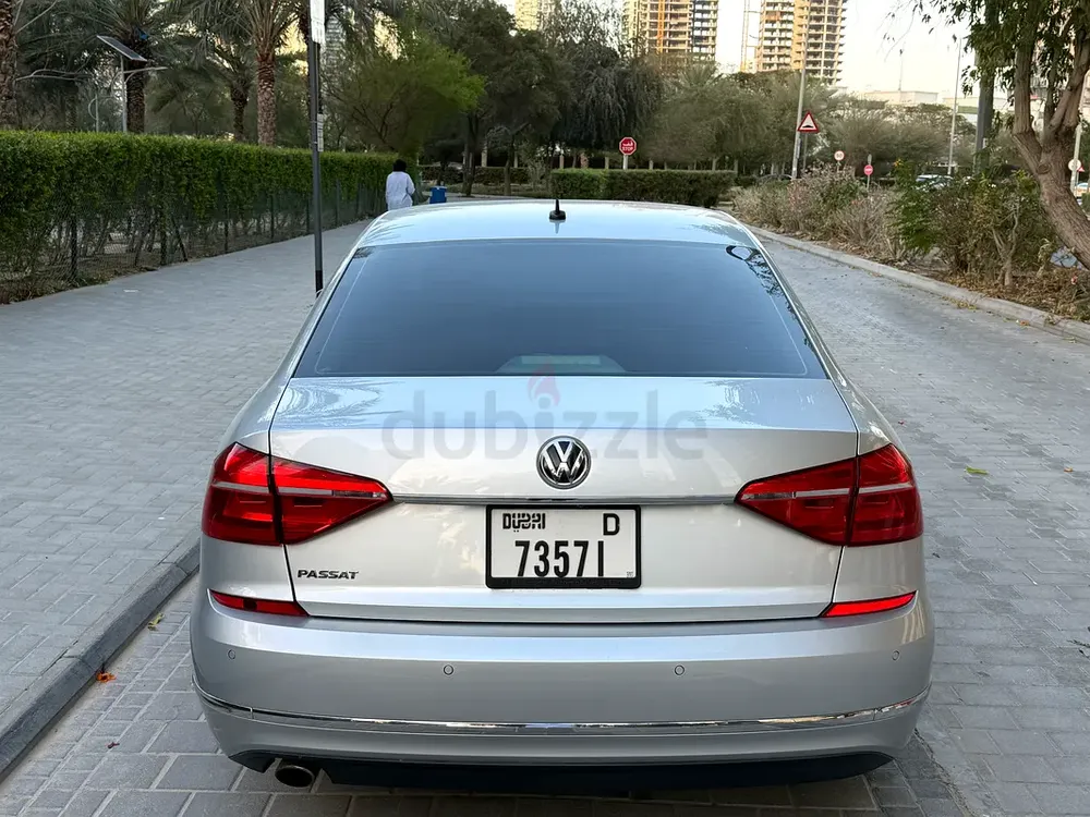 Volkswagen Passat 2016 SE - GCC Specs - Reliable Family Sedan - Image 6