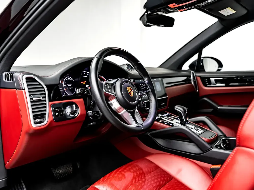 2019 Porsche Cayenne SUV, Blackline Warranty, Full Service History, GCC - Image 10