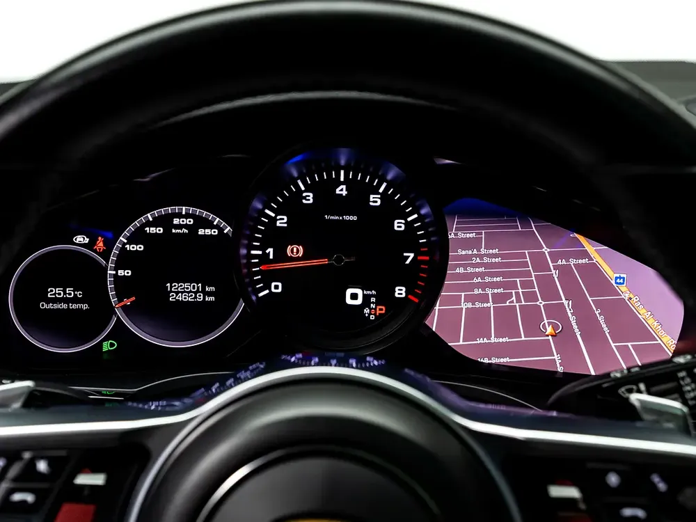 2019 Porsche Cayenne SUV, Blackline Warranty, Full Service History, GCC - Image 11