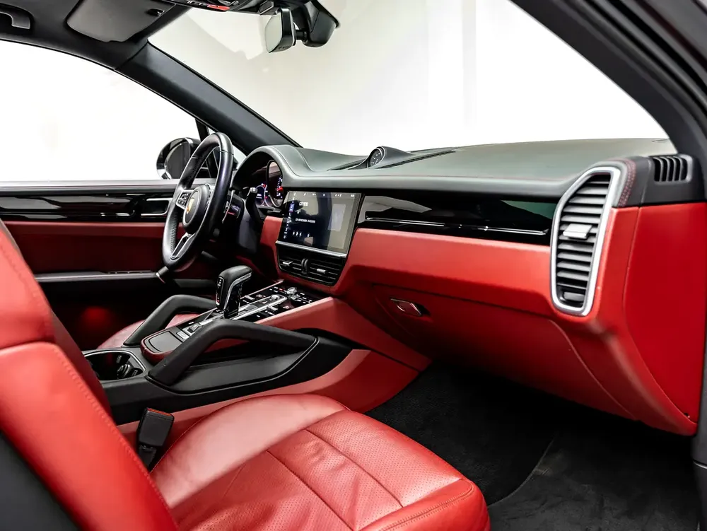 2019 Porsche Cayenne SUV, Blackline Warranty, Full Service History, GCC - Image 13
