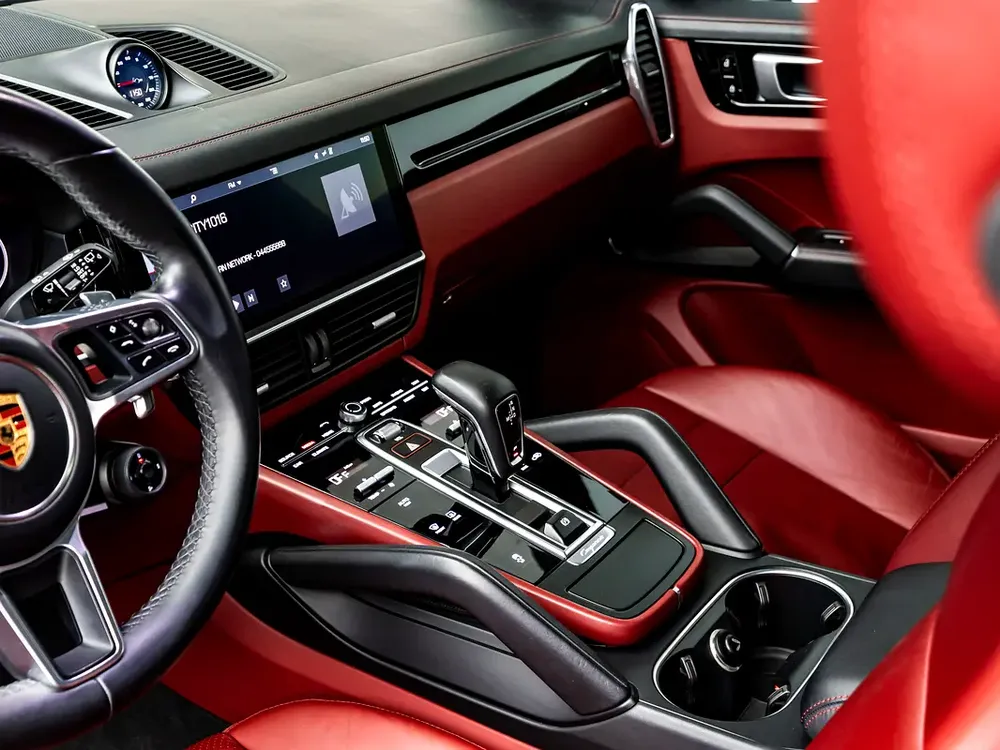 2019 Porsche Cayenne SUV, Blackline Warranty, Full Service History, GCC - Image 15