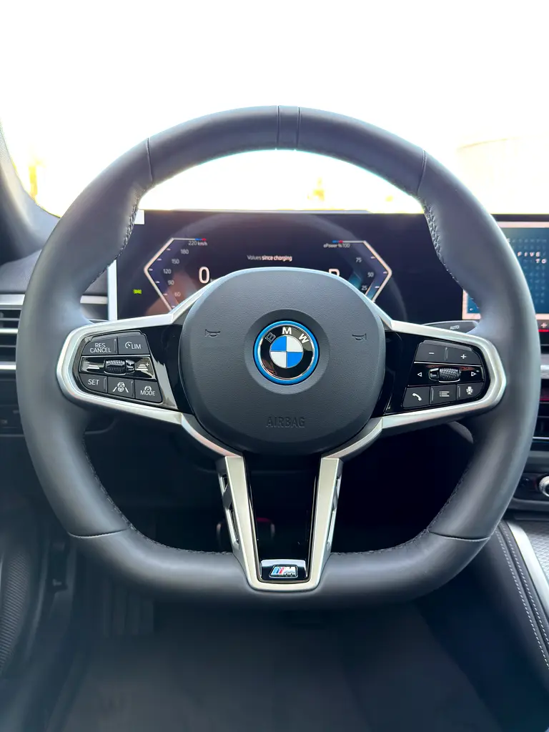 2025 BMW i4 eDrive35 M Sport. 6 Years Free Service/ 5 Years Warranty. Free Insurance / Window tint - Image 20