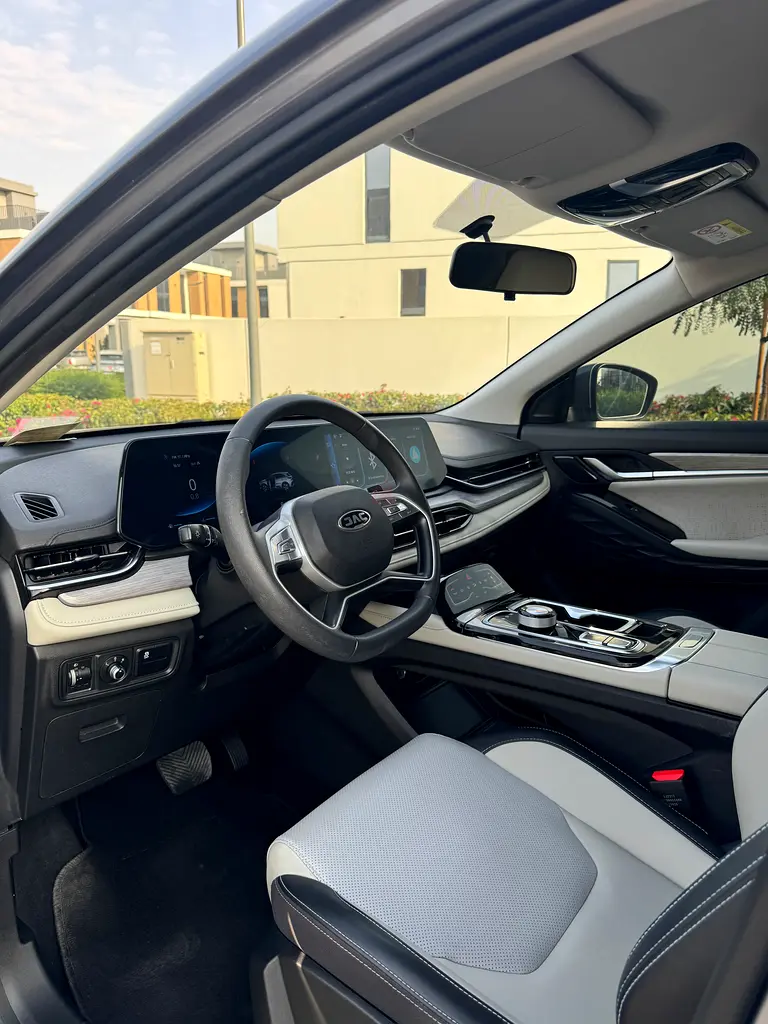 JAC JS6 | 2024 | GCC | UNDER WARRANTY AND SERVICE CONTRACT | LOW MILEAGE | 2 KEYS !! - Image 11