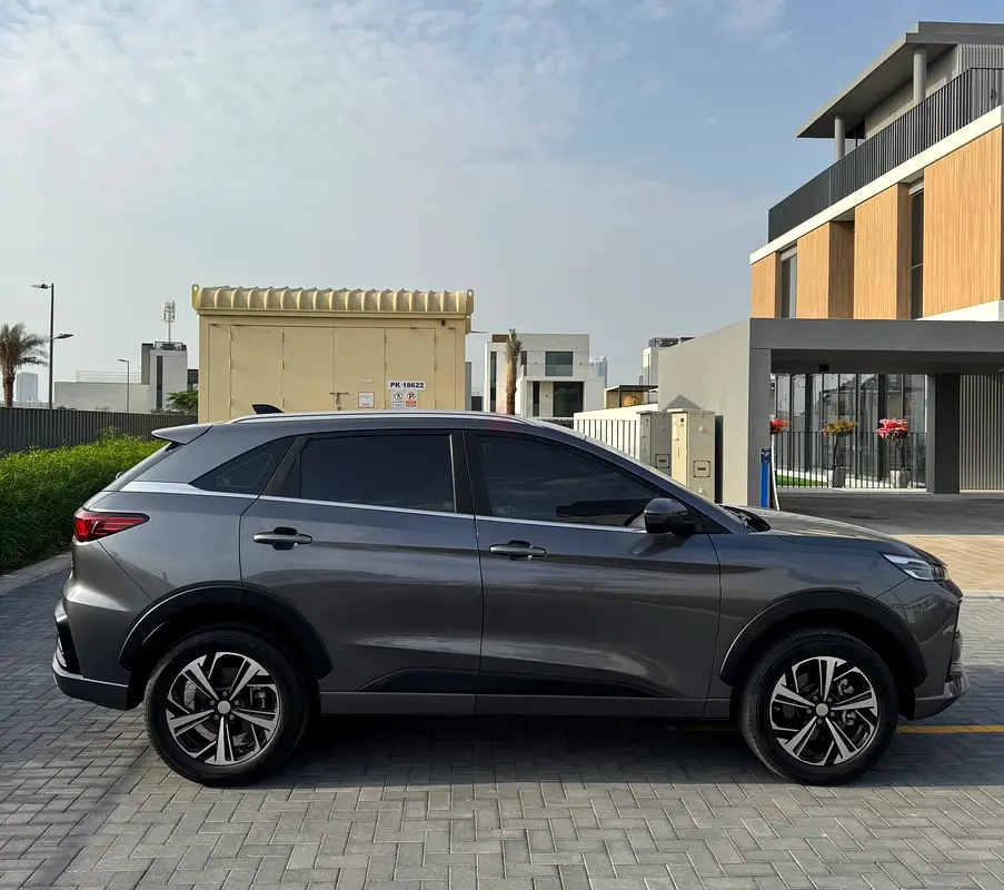 JAC JS6 | 2024 | GCC | UNDER WARRANTY AND SERVICE CONTRACT | LOW MILEAGE | 2 KEYS !! - Image 4