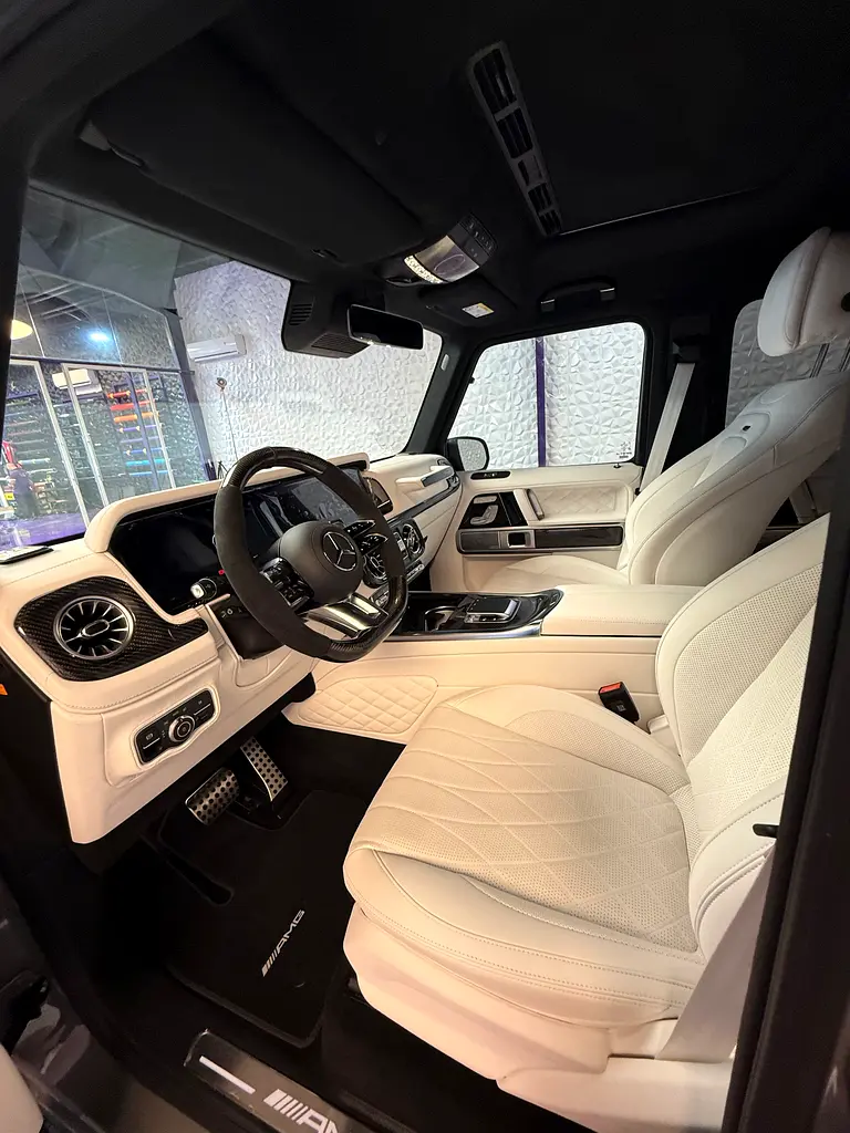 2025 Mercedes-Benz G-Class G 63 AMG - Japanese Specs - GCC Ready - Image 11
