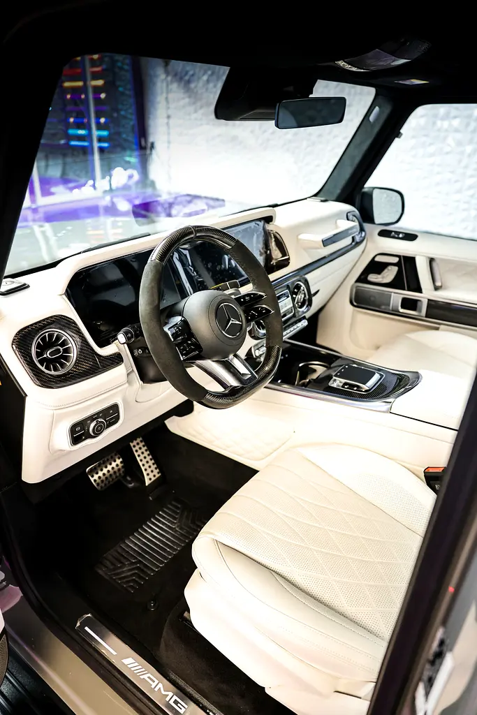 2025 Mercedes-Benz G-Class G 63 AMG - Japanese Specs - GCC Ready - Image 17