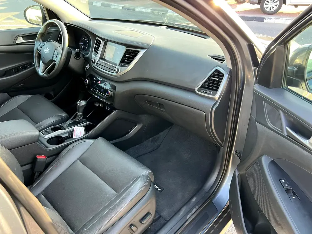 2018 Hyundai Tucson SEL+ 2.0L V4 -  AWD 4x4 - Rear Camera - Leather Seat - Image 13